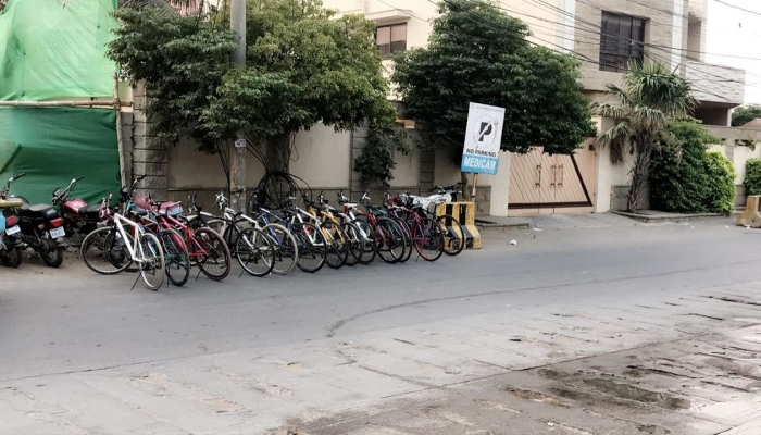 Cyclying in Karachi  1